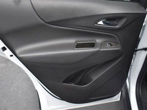 Used 2023 Chevrolet Equinox LT image 32