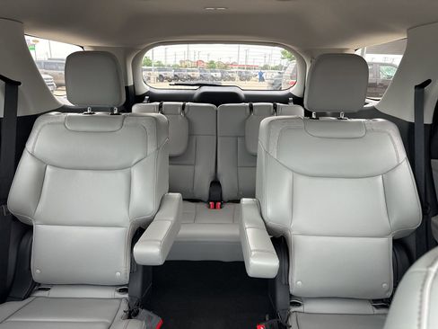 Used 2025 Ford Explorer Active w/ Active Comfort Package RWD image 23