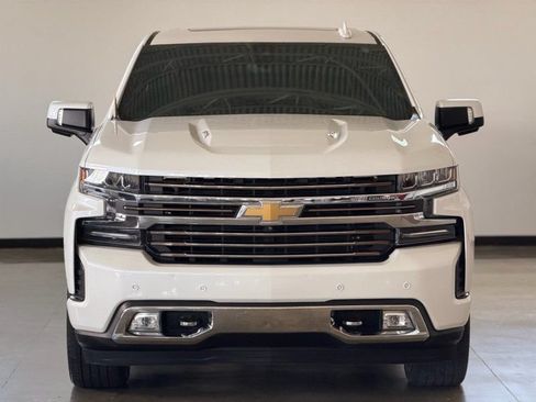 Used 2021 Chevrolet Silverado 1500 High Country w/ Technology Package AWD/4WD image 2