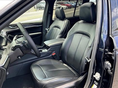 Used 2025 Jeep Grand Cherokee Limited 4xe image 27