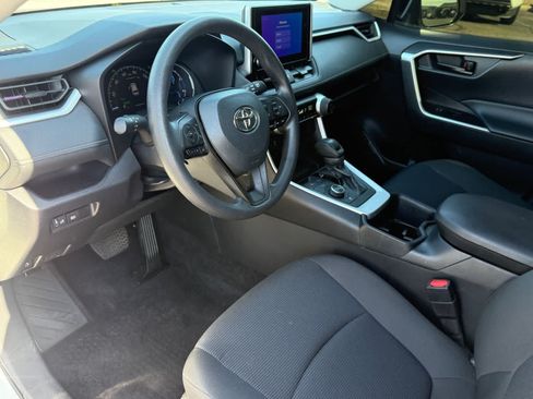 Used 2024 Toyota RAV4 LE AWD/4WD image 10