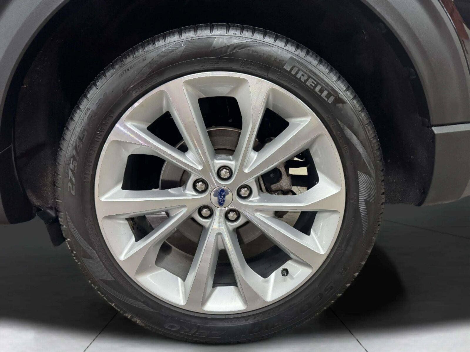Used 2024 Ford Explorer Platinum w/ Technology Package AWD/4WD image 80