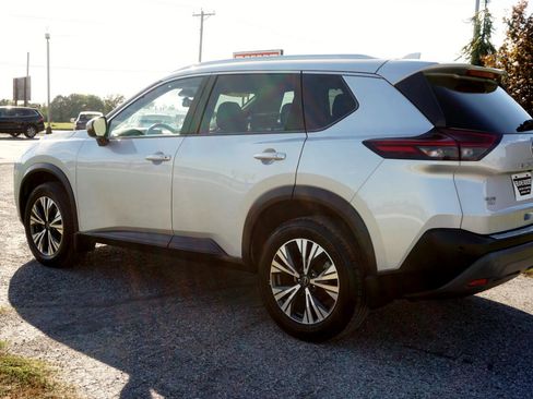 Used 2022 Nissan Rogue SV w/ SV Premium Package image 19