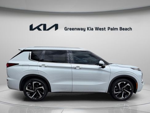 Used 2023 Mitsubishi Outlander SEL FWD image 7