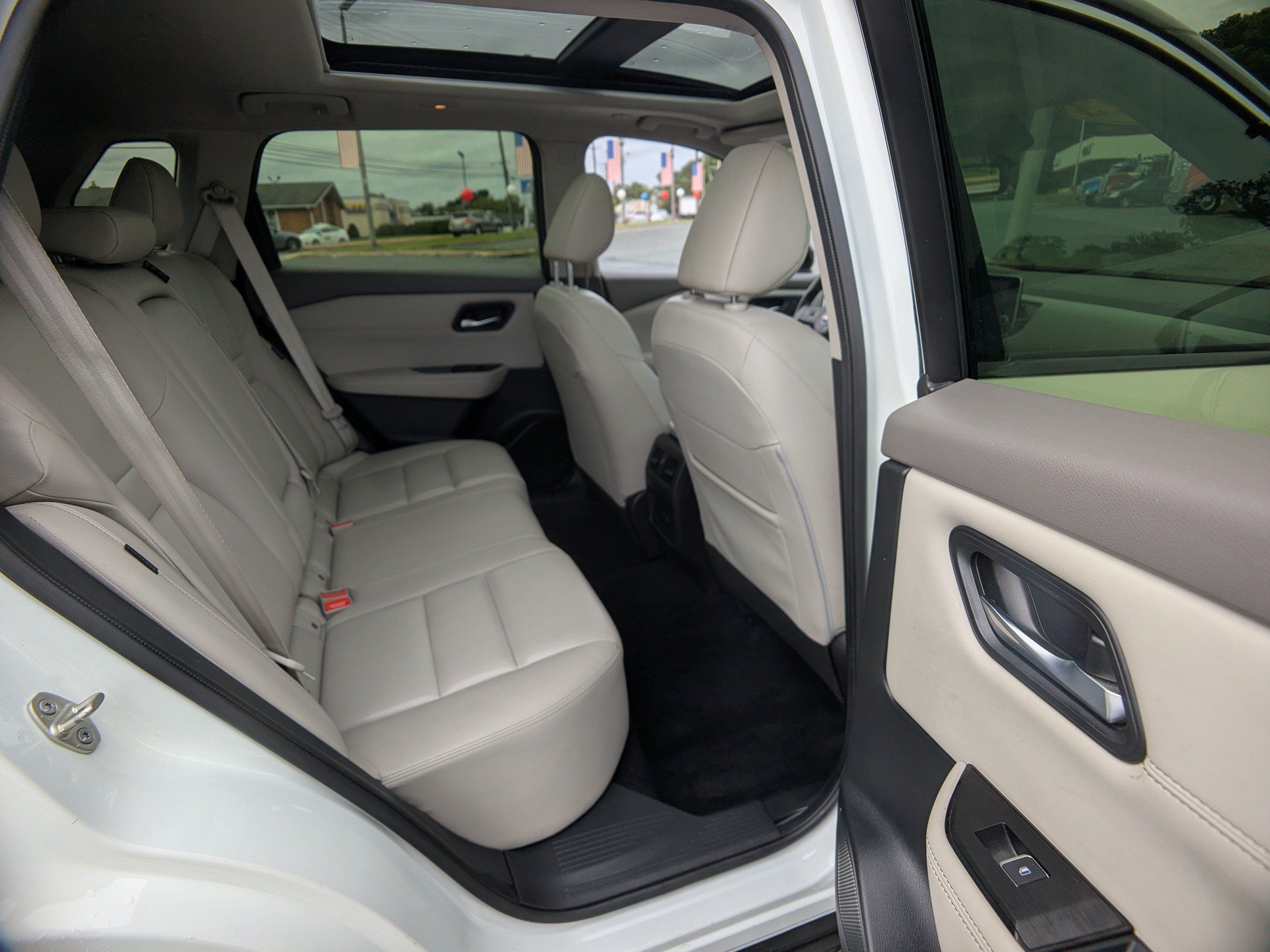 Used 2023 Nissan Rogue SL AWD/4WD image 13