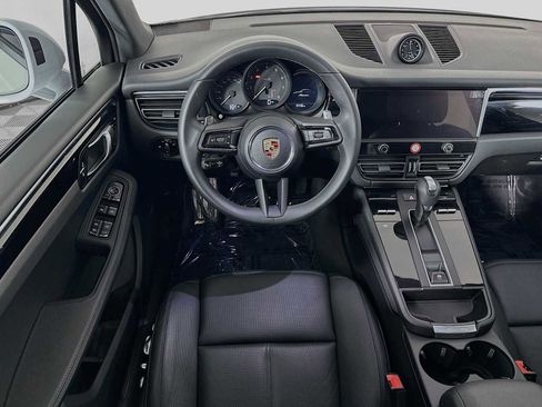 Certified 2025 Porsche Macan image 25