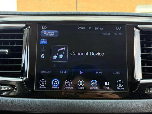 Used 2017 Chrysler Pacifica Touring-L Plus FWD image 35