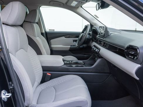 Used 2023 Honda Pilot LX image 18