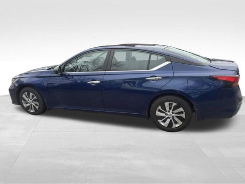 Used 2024 Nissan Altima 2.5 S image 10