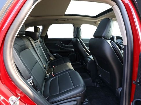 Used 2025 Lincoln Corsair AWD w/ Equipment Group 101A image 23