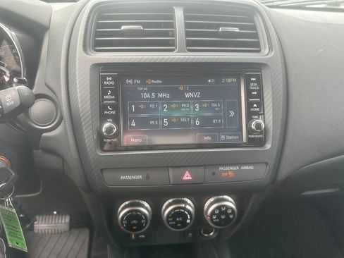 Used 2025 Mitsubishi Outlander Sport SE AWD/4WD image 12