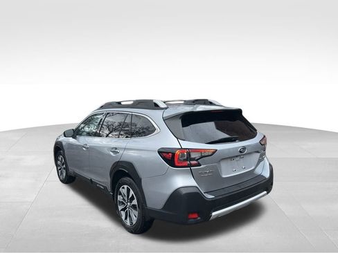 Used 2024 Subaru Outback Touring image 3