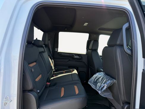 New 2026 GMC Sierra 2500 AT4 w/ AT4 Premium Plus Package AWD/4WD image 18