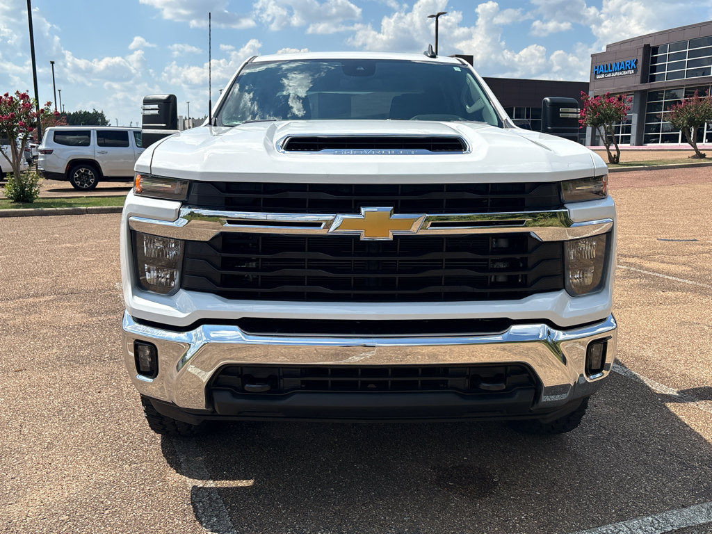 Used 2025 Chevrolet Silverado 2500 LT w/ Convenience Package AWD/4WD image 2