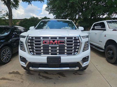 Used 2025 GMC Yukon XL Denali AWD/4WD image 2