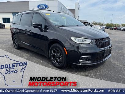 Used 2021 Chrysler Pacifica Limited w/ S Appearance Package