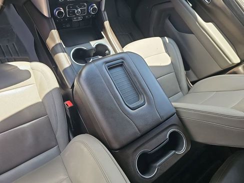 Used 2021 GMC Yukon XL SLT w/ SLT Premium Package AWD/4WD image 24