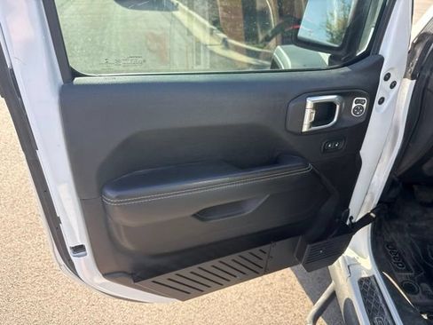 Used 2021 Jeep Gladiator Rubicon AWD/4WD image 8
