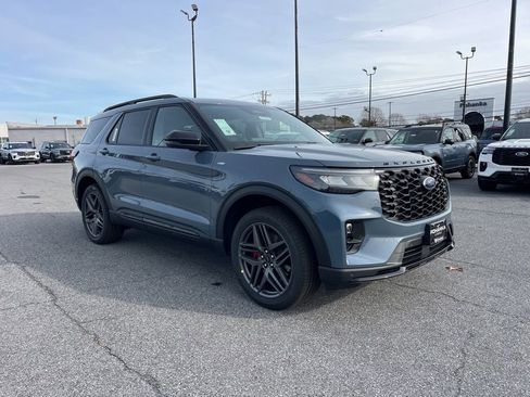 New 2026 Ford Explorer ST-Line w/ ST-Line Street Pack AWD/4WD image 4