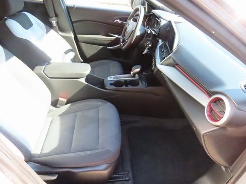 Certified 2024 Chevrolet Trax RS w/ Driver Confidence Package image 11