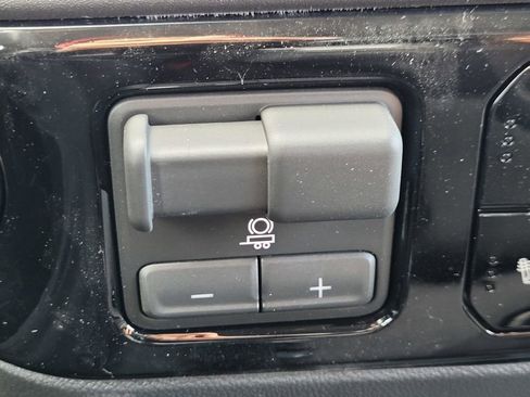 New 2026 GMC Sierra 1500 Elevation image 17