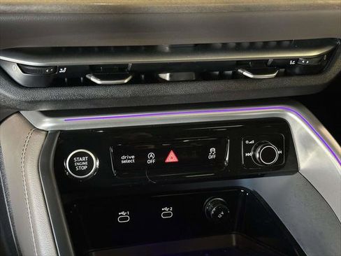 Used 2025 Audi Q5 Premium w/ Convenience Package image 33