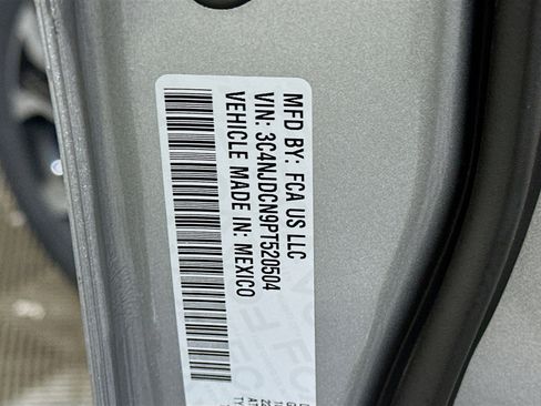 Used 2023 Jeep Compass Limited image 12