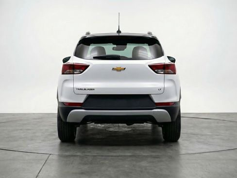 Used 2025 Chevrolet TrailBlazer LT FWD image 7