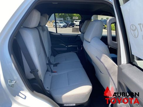 New 2026 Toyota 4Runner SR5 AWD/4WD image 9