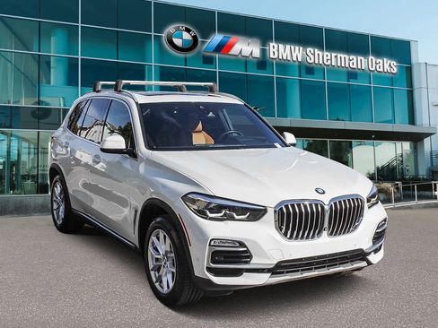 Used 2021 BMW X5 sDrive40i w/ Convenience Package image 3