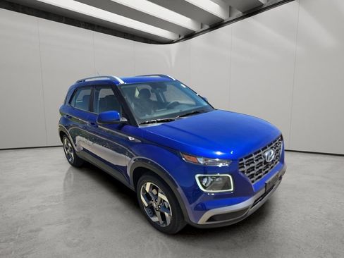 Used 2025 Hyundai Venue Limited FWD image 7