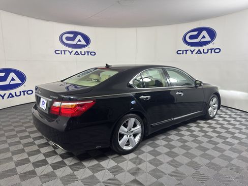 Used 2010 Lexus LS 460 w/ Luxury Value Edition RWD image 3