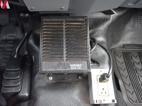 Used 2016 Ford F550 4x4 Regular Cab Super Duty image 18