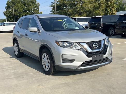 Used 2017 Nissan Rogue S FWD image 7