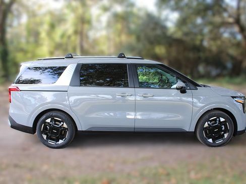 New 2026 Kia Carnival EX FWD image 5