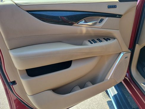 Used 2019 Cadillac Escalade Platinum AWD/4WD image 36