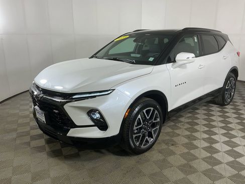 Used 2023 Chevrolet Blazer RS w/ Driver Confidence II Package image 3