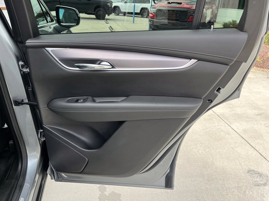Used 2025 Cadillac XT6 Luxury w/ LPO, Floor Liner Package AWD/4WD image 27