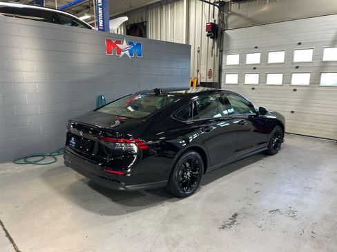 New 2025 Honda Accord SE image 3