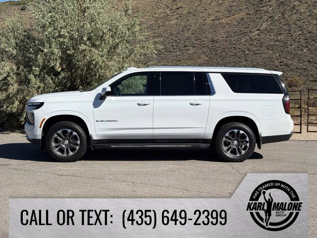 Used 2025 Chevrolet Suburban LT AWD/4WD image 2