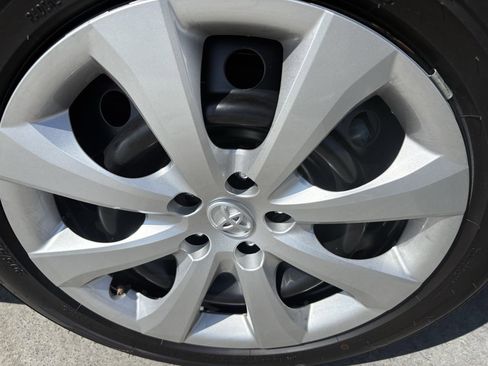 Used 2025 Toyota Corolla LE image 11