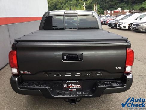 Used 2016 Toyota Tacoma TRD Sport w/ Premium & Technology Package image 9