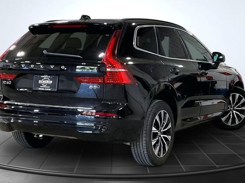 Certified 2023 Volvo XC60 B5 Core w/ Climate Package AWD/4WD image 3