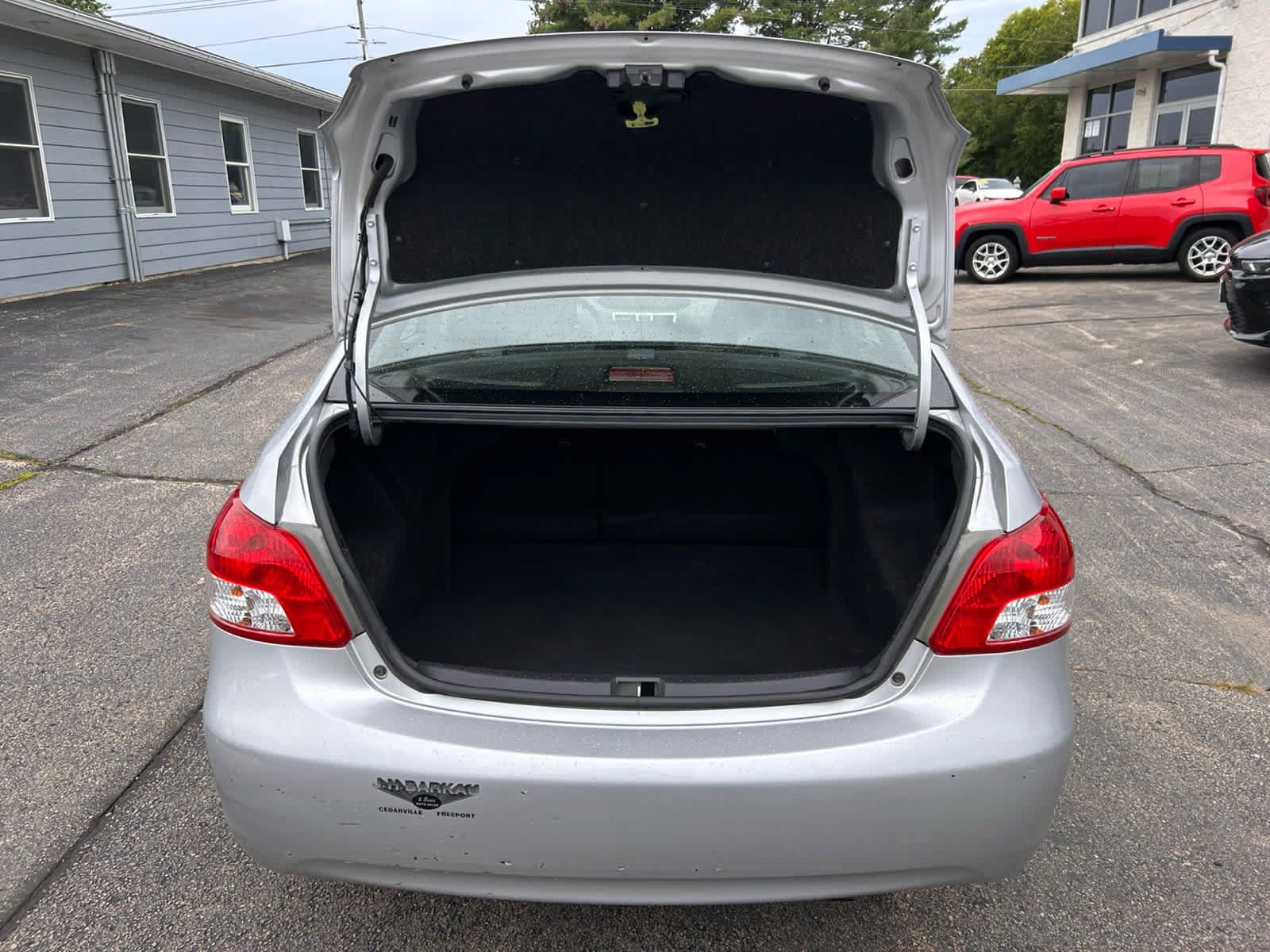 Used 2009 Toyota Yaris Sedan w/ Convenience Pkg FWD image 21