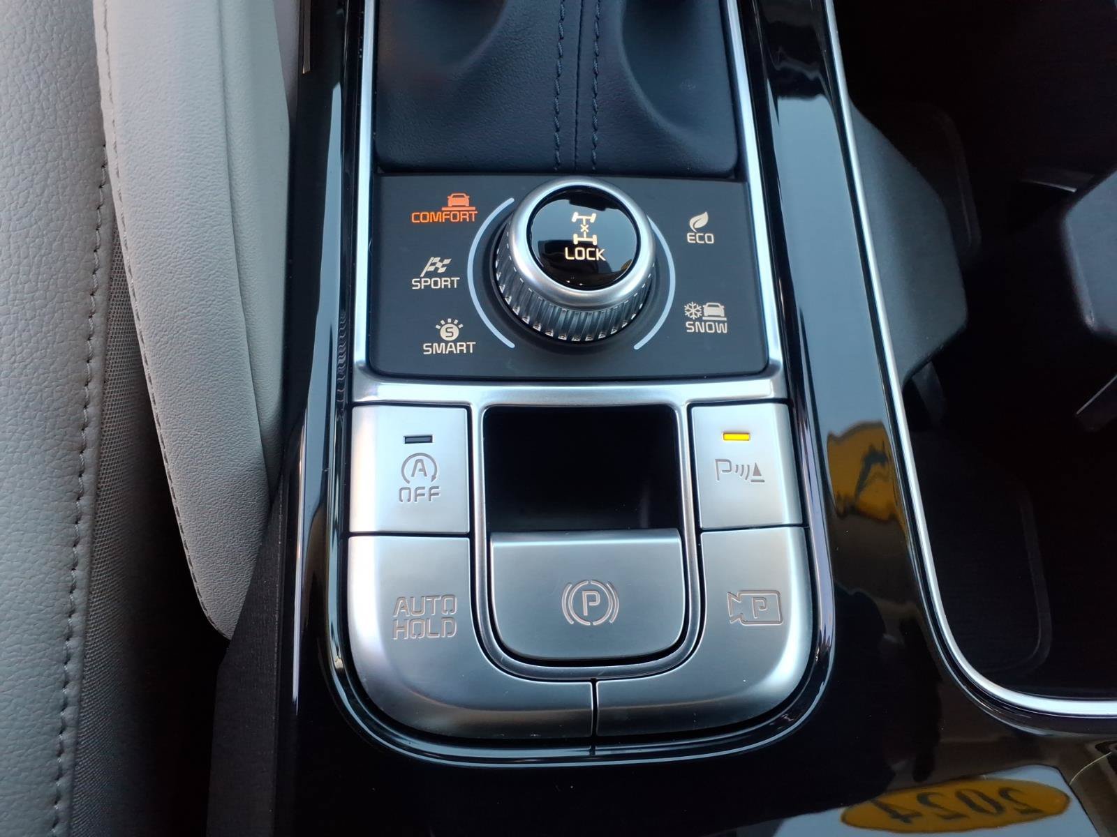 Used 2024 Kia Telluride SX w/ Towing Package AWD/4WD image 29