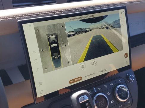 New 2026 Land Rover Defender 110 X-Dynamic SE image 23