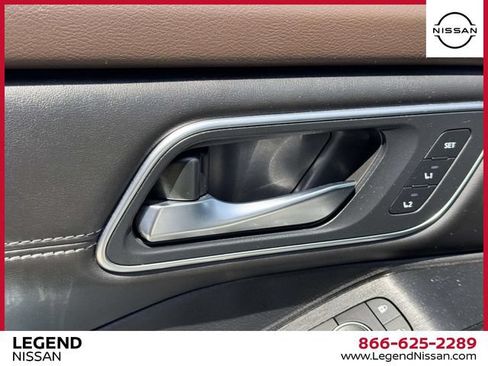 Certified 2023 Nissan Rogue Platinum AWD/4WD image 14