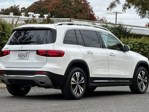 Certified 2025 Mercedes-Benz GLB 250 image 3