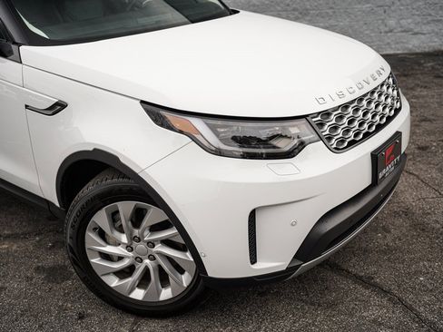 Used 2023 Land Rover Discovery S image 7