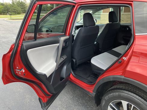 Used 2016 Toyota RAV4 XLE AWD/4WD image 19